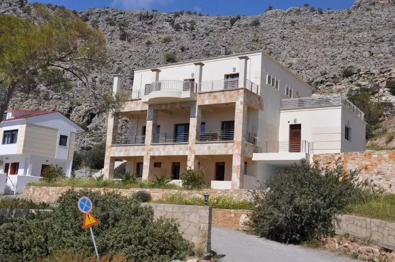 Marianthi Studios & Apartments