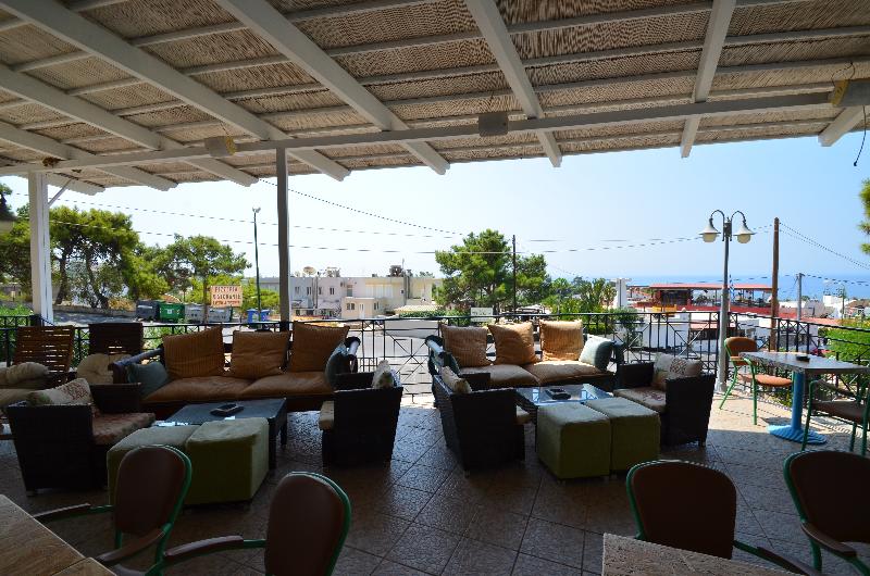 Marianthi Studios & Apartments