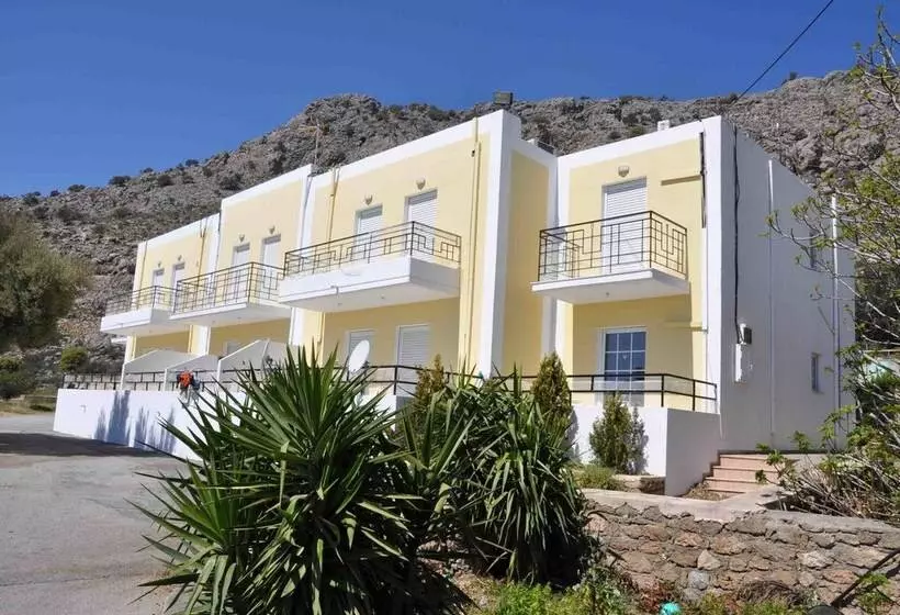 Marianthi Studios & Apartments