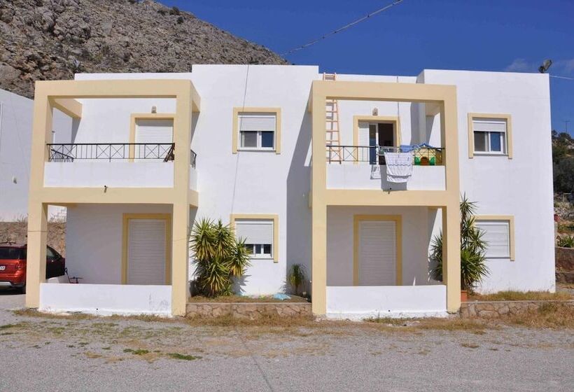 Marianthi Studios & Apartments