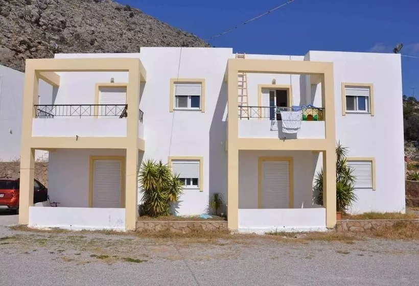 Marianthi Studios & Apartments