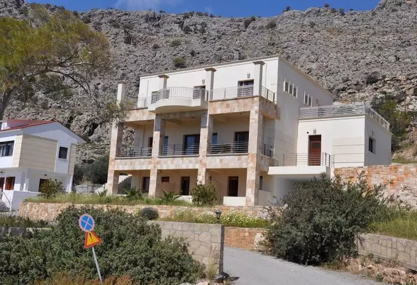 Marianthi Studios & Apartments