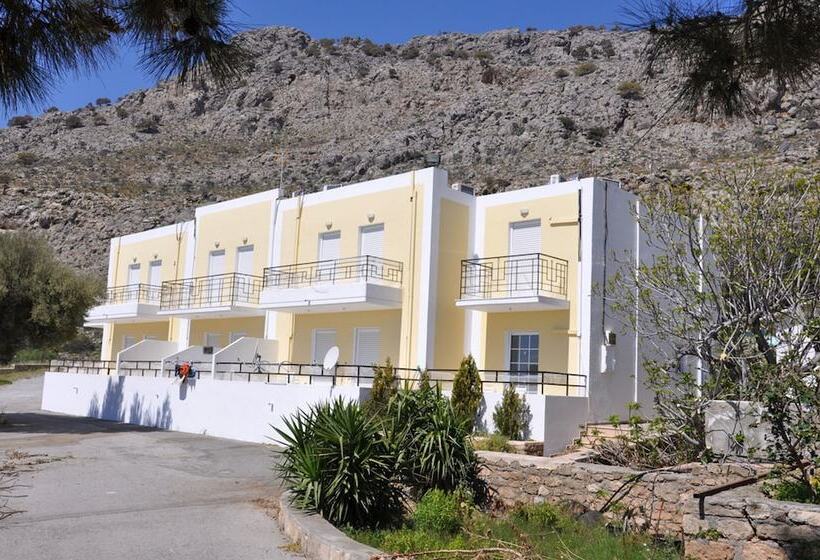 Marianthi Studios & Apartments