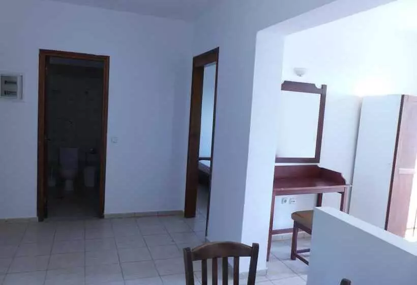 Marianthi Studios & Apartments