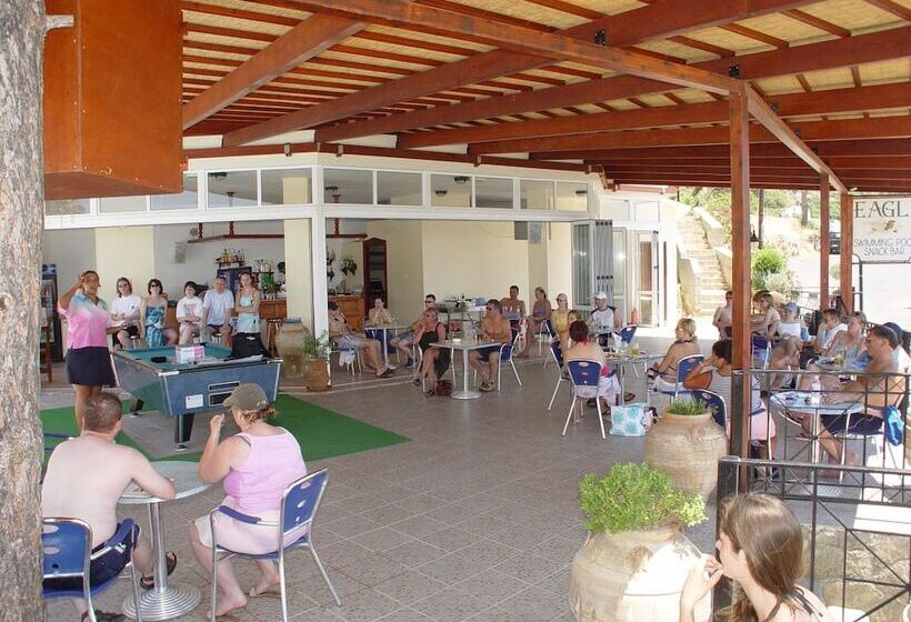 Marianthi Studios & Apartments