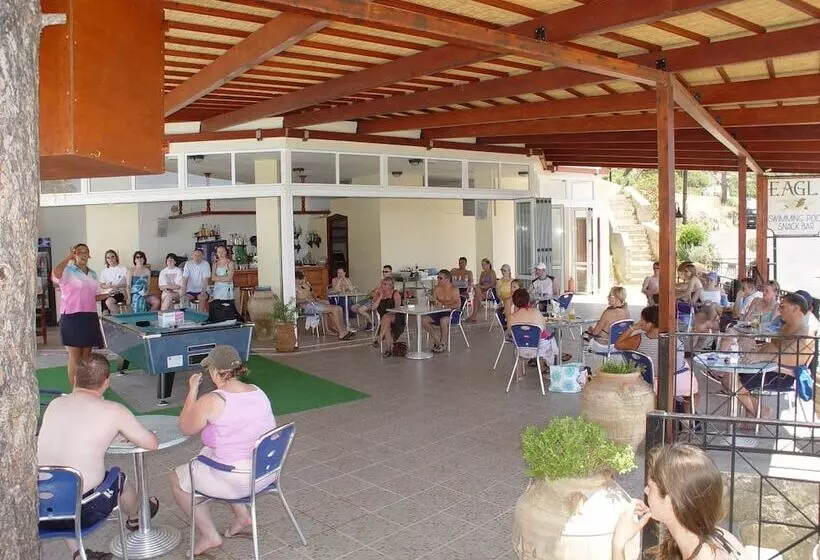 Marianthi Studios & Apartments