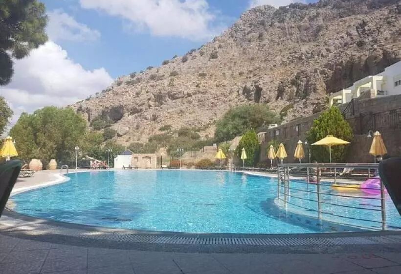 Marianthi Studios & Apartments