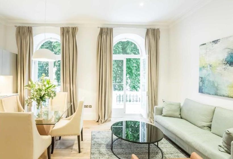 Royal Residence Elegant 2 Bedroom  Talbot