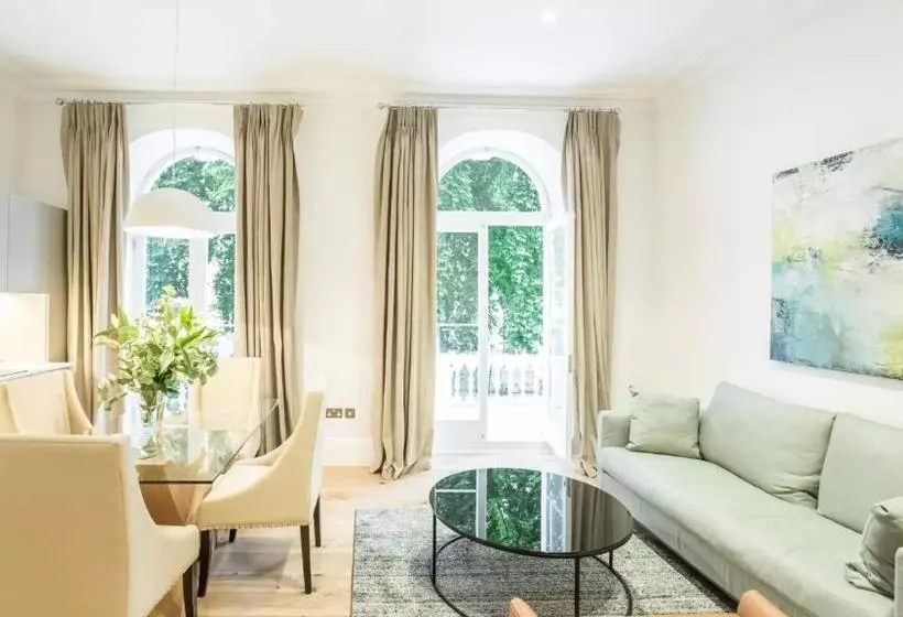 Royal Residence Elegant 2 Bedroom  Talbot