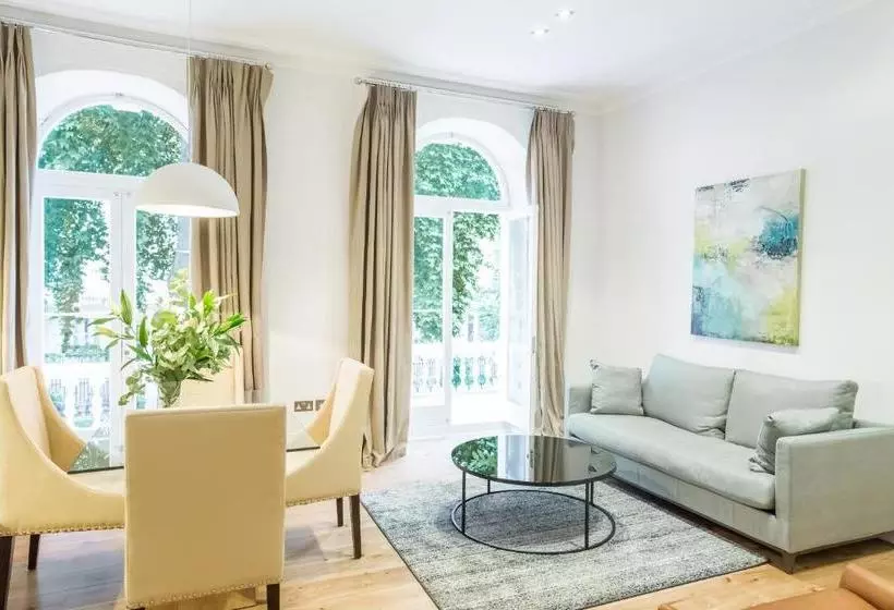 Royal Residence Elegant 2 Bedroom  Talbot