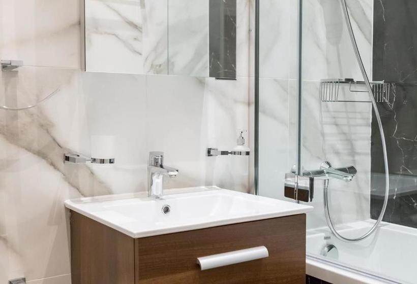 Royal Residence Elegant 2 Bedroom  Talbot