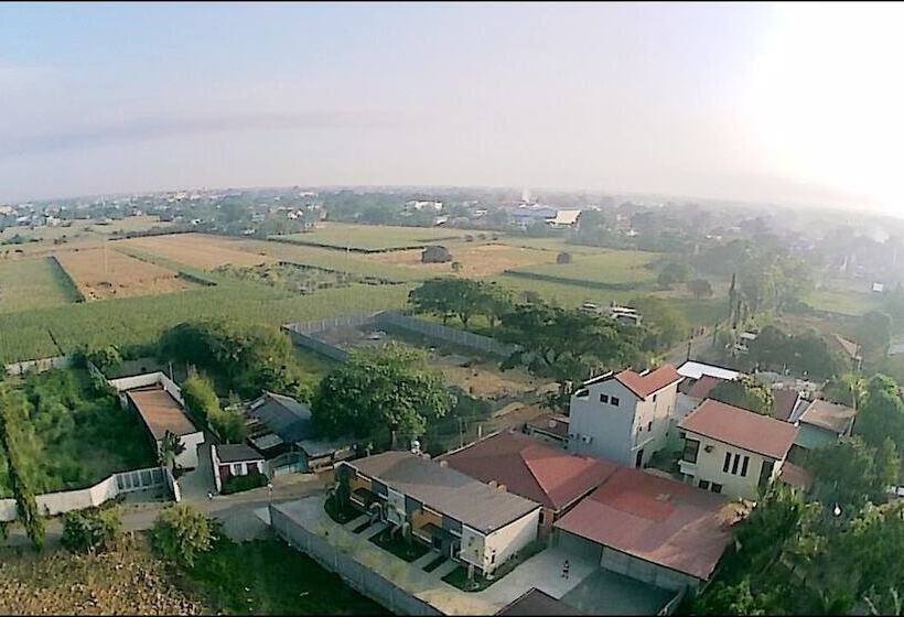 בית מלון כפרי Wildflower Inn