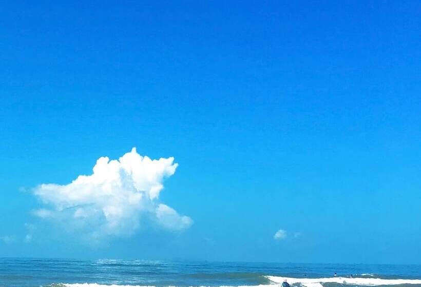 Hotel Apple Tree Resort And