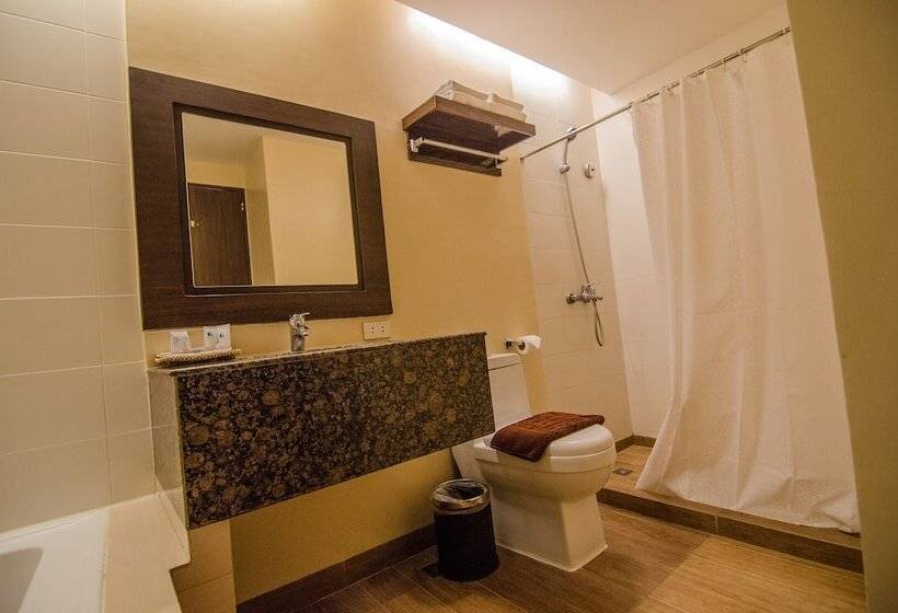 Hotel Apple Tree Resort And