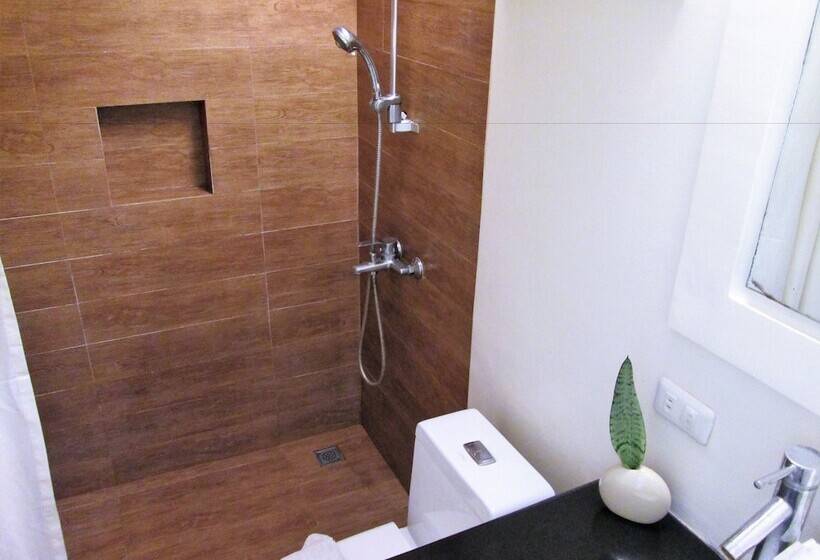 Hotel Apple Tree Resort And