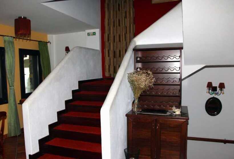 酒店 Kyveli Boutique