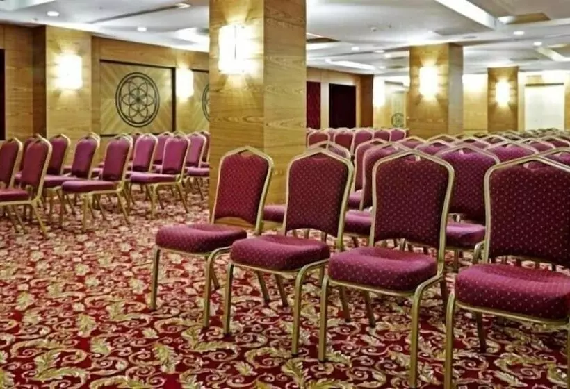 ホテル Real Konak