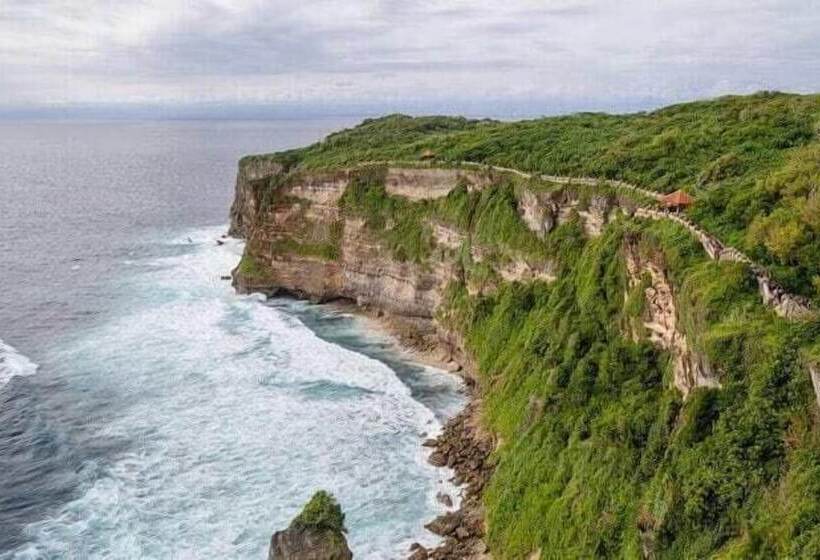 پانسیون Adi Abian Villas