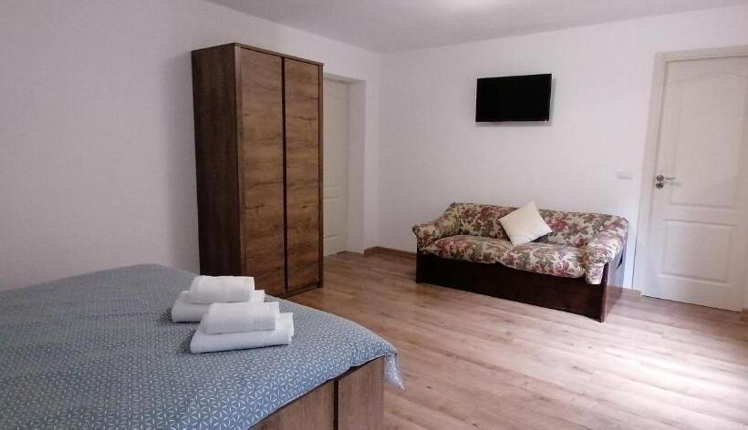 Pensiunea Rozelor Stațiunea Climaterică Sâmbăta