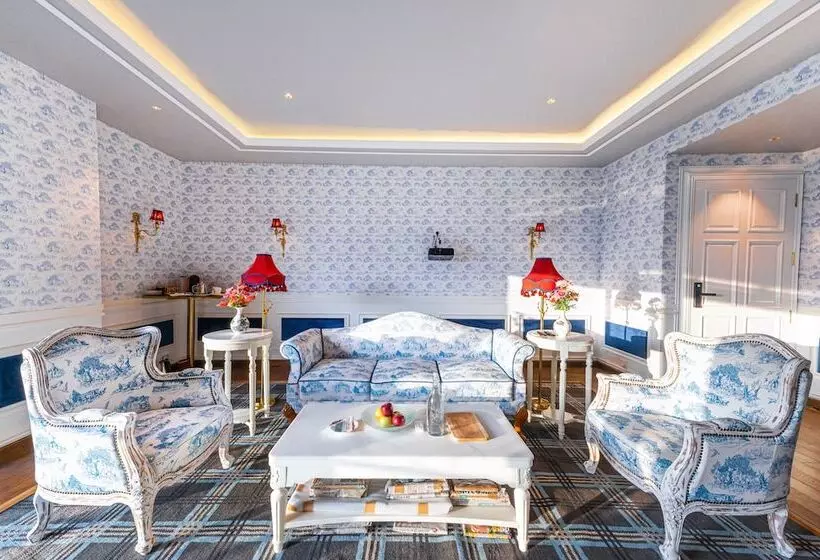 The Manor Luxury Apartments