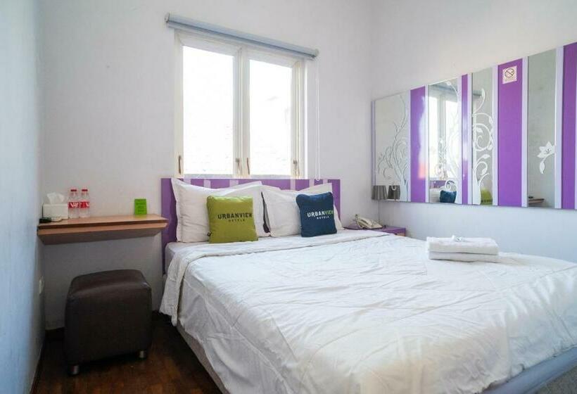 Urbanview Hotel Fif Fa Syariah Kauman Malang