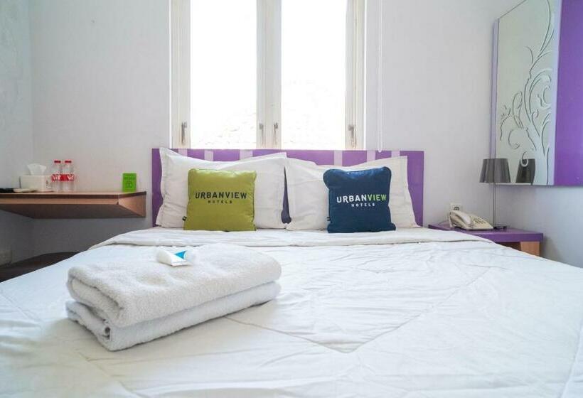 Urbanview Hotel Fif Fa Syariah Kauman Malang