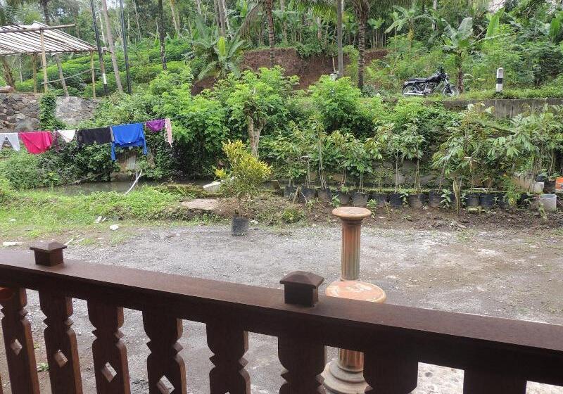 Hotel Srikayah Syariah By Ndalem Beong