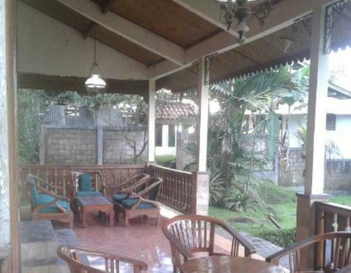 בית מלון כפרי Villa Permata