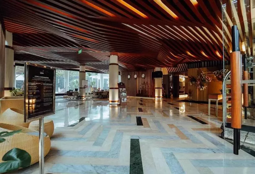 Rayz Umm Hotel Malang