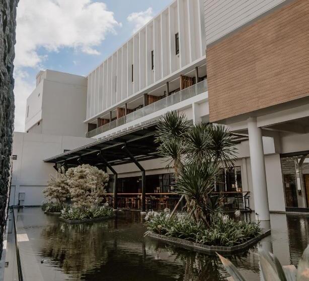 Rayz Umm Hotel Malang