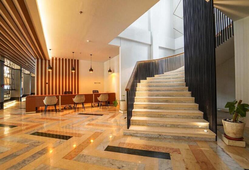 Rayz Umm Hotel Malang