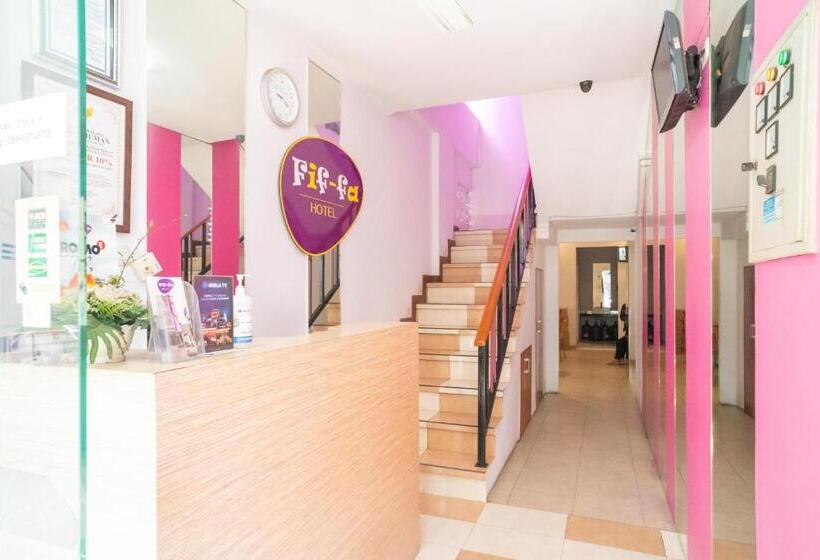 Urbanview Hotel Fif Fa Syariah Kauman Malang