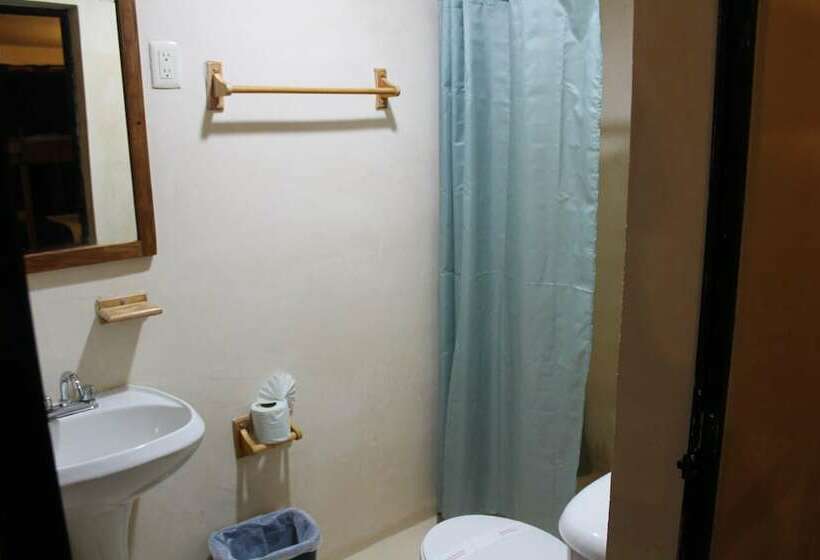 هتل Casa Anaya Hostel