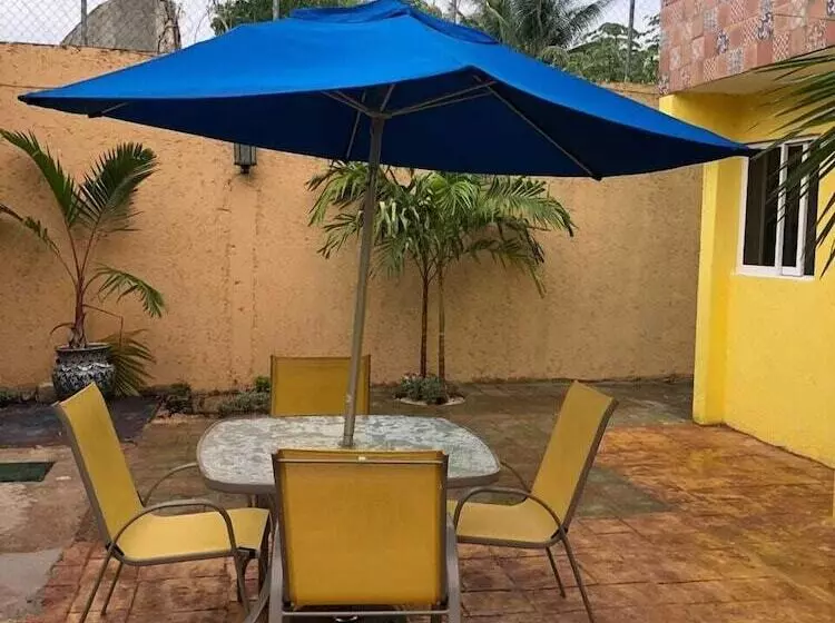 هتل Airport Sleepy Inn