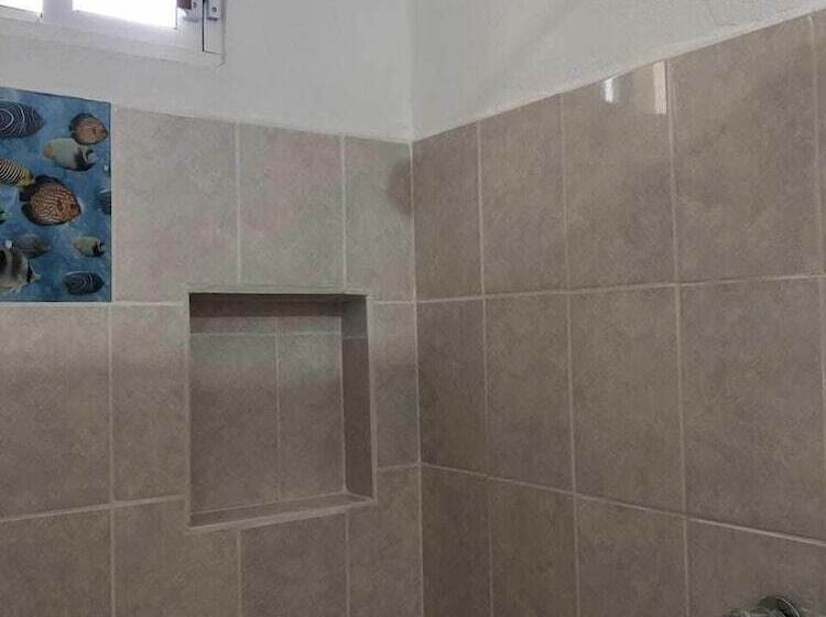 فندق Airport Sleepy Inn