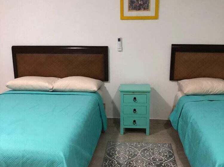 فندق Airport Sleepy Inn