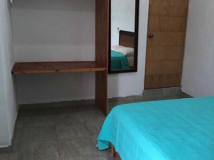 فندق Airport Sleepy Inn