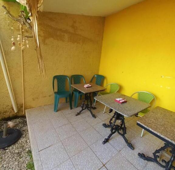 فندق Airport Sleepy Inn