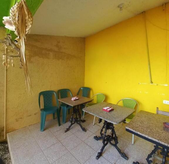 فندق Airport Sleepy Inn