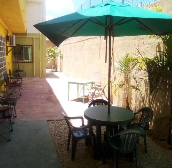 فندق Airport Sleepy Inn