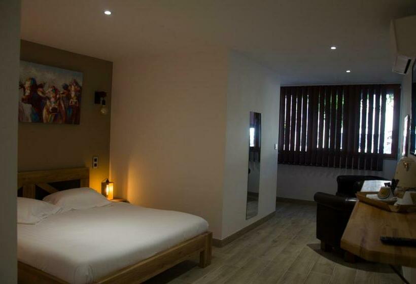 בית מלון כפרי Aux Platanes