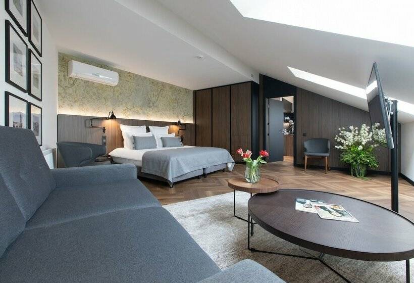 Hotel Dvor Podznoeva Studios And Apartments