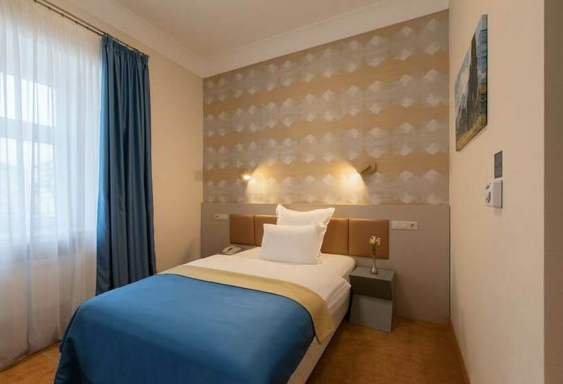 Hotel Dvor Podznoeva Studios And Apartments