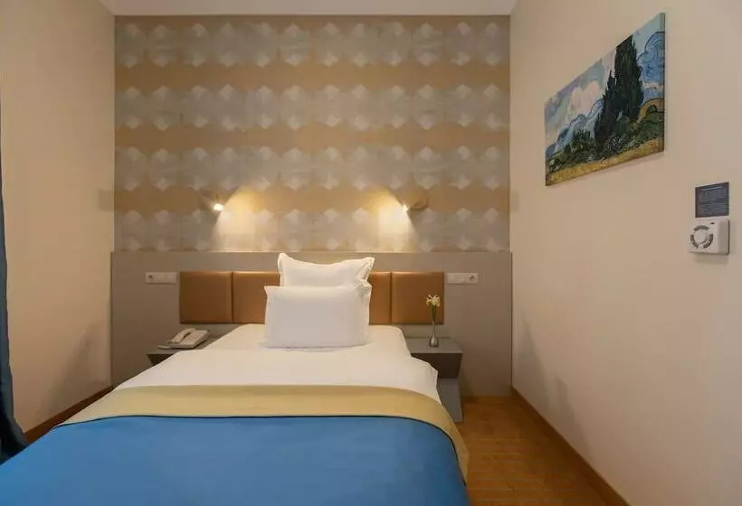 ホテル Dvor Podznoeva Studios And Apartments