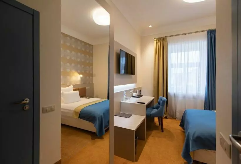 ホテル Dvor Podznoeva Studios And Apartments