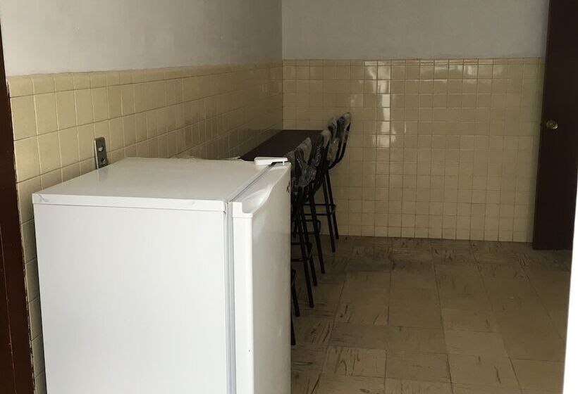 هتل Green House Hostal Hostel