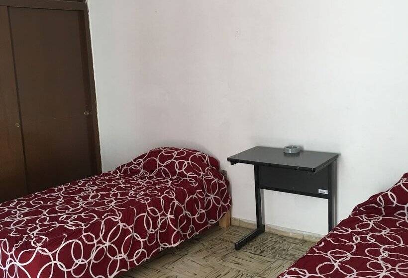 هتل Green House Hostal Hostel