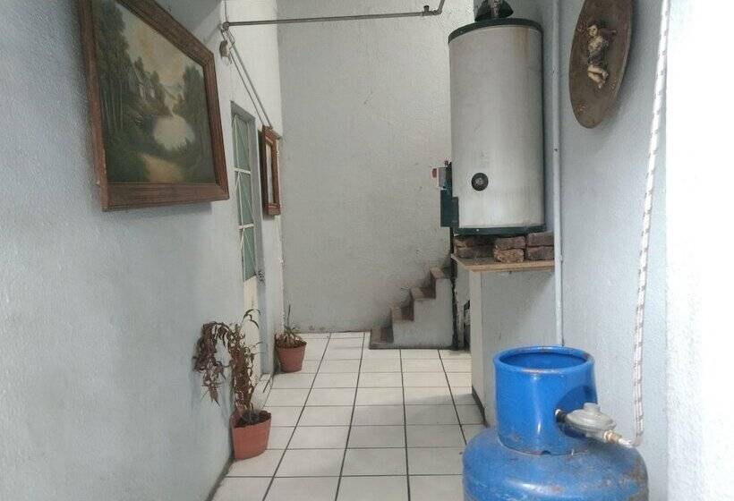 فندق Hostal Gato Azul Habitaciones Privadas