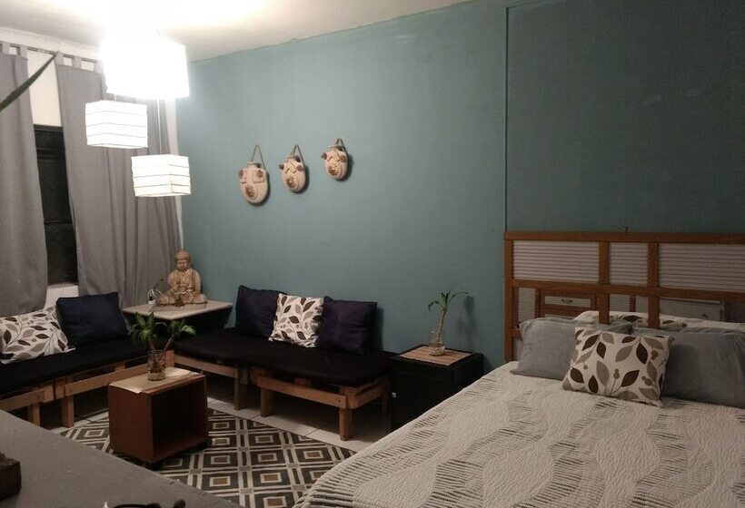 فندق Hostal Gato Azul Habitaciones Privadas