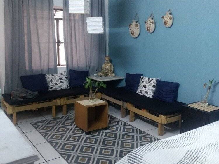 فندق Hostal Gato Azul Habitaciones Privadas